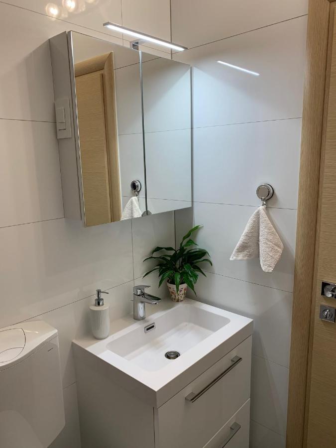 Mm Split Apartment - 5 Min By Car To The Beach & City Center - Free Public Parking Extérieur photo