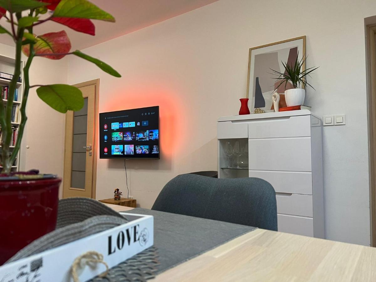 Mm Split Apartment - 5 Min By Car To The Beach & City Center - Free Public Parking Extérieur photo